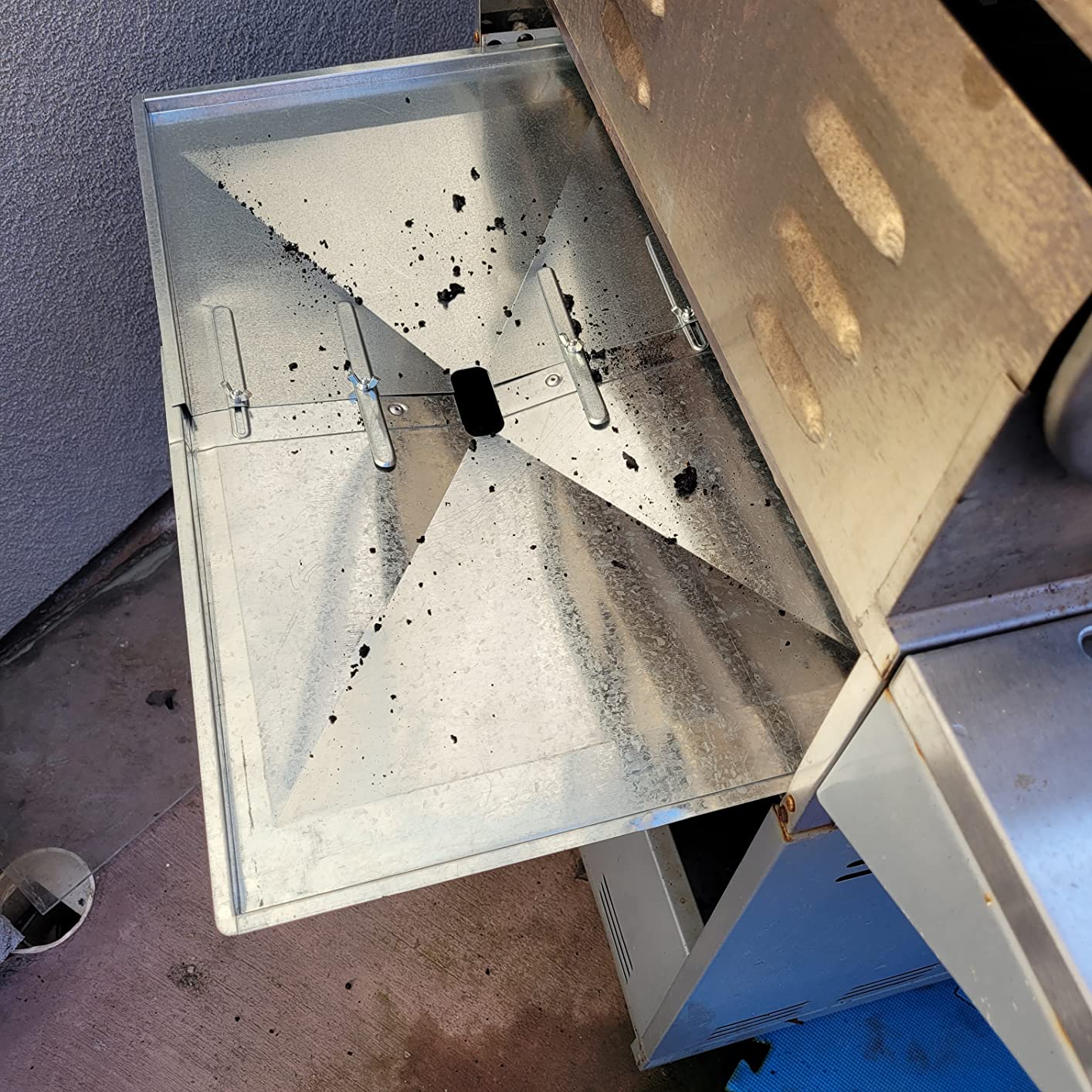 Grease Tray with Adjustable Width (84 cm to 91 cm) x 36 cm for Grills from Biltema, Lucifer, Napolean, Landmann and Many More, Fits Universally