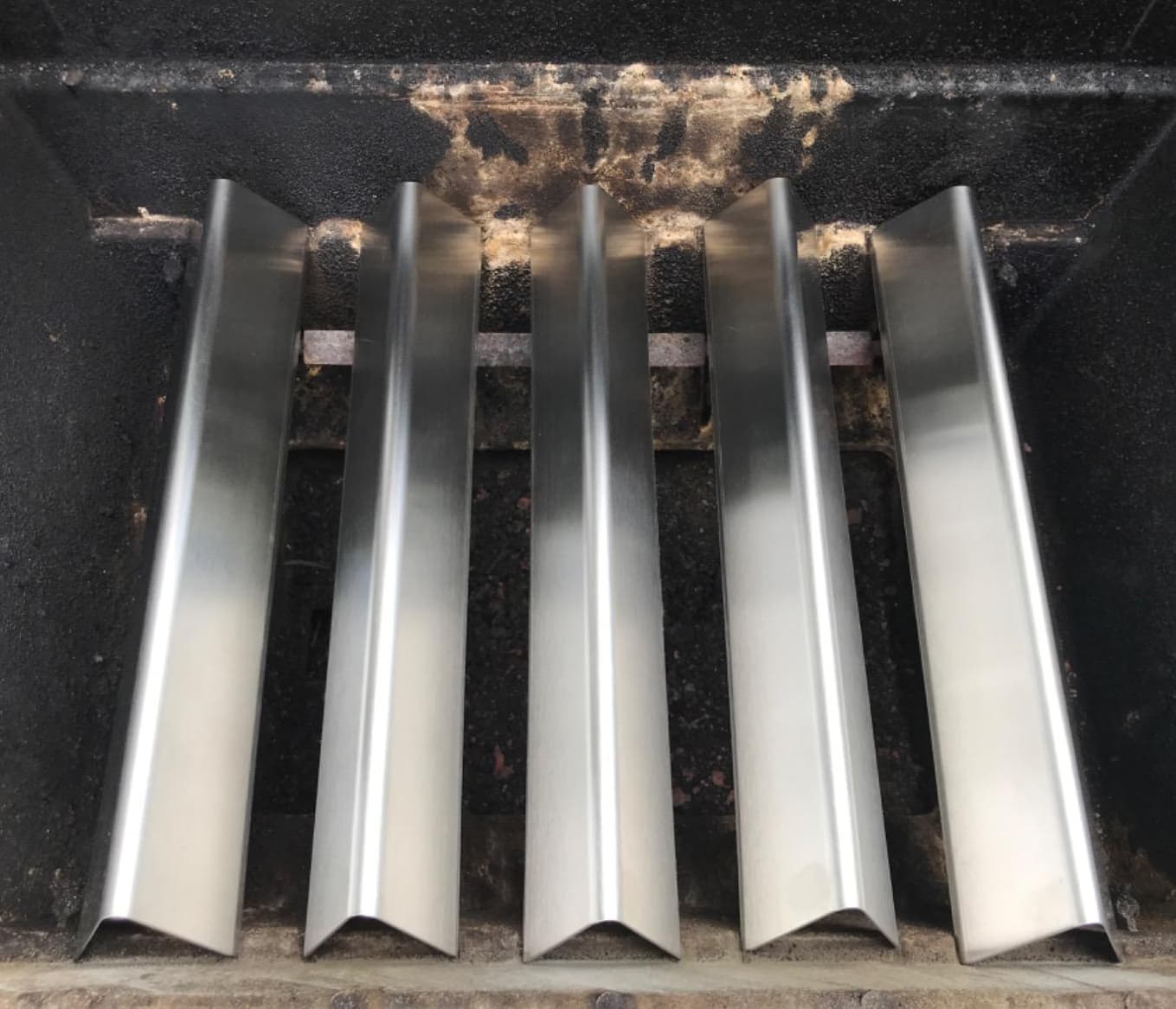 7536 Flavorizer Bars -poltinsuojat & 7508 polttimien vaihtosetti Weber Spirit E-310/E-320 ja Genesis Silver/Gold/Platinum B/C kaasugrilleihin